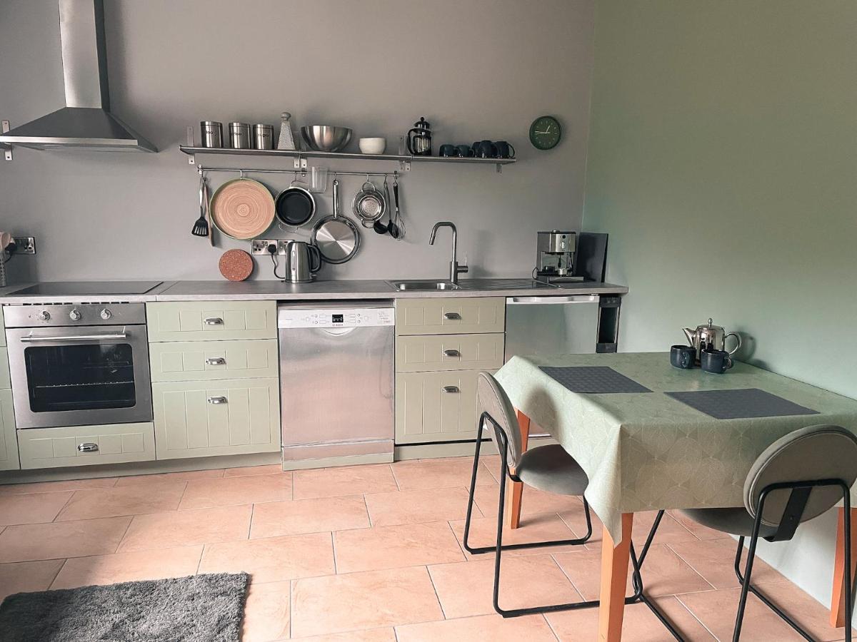 The Blue Door Apartment Cahersiveen Luaran gambar