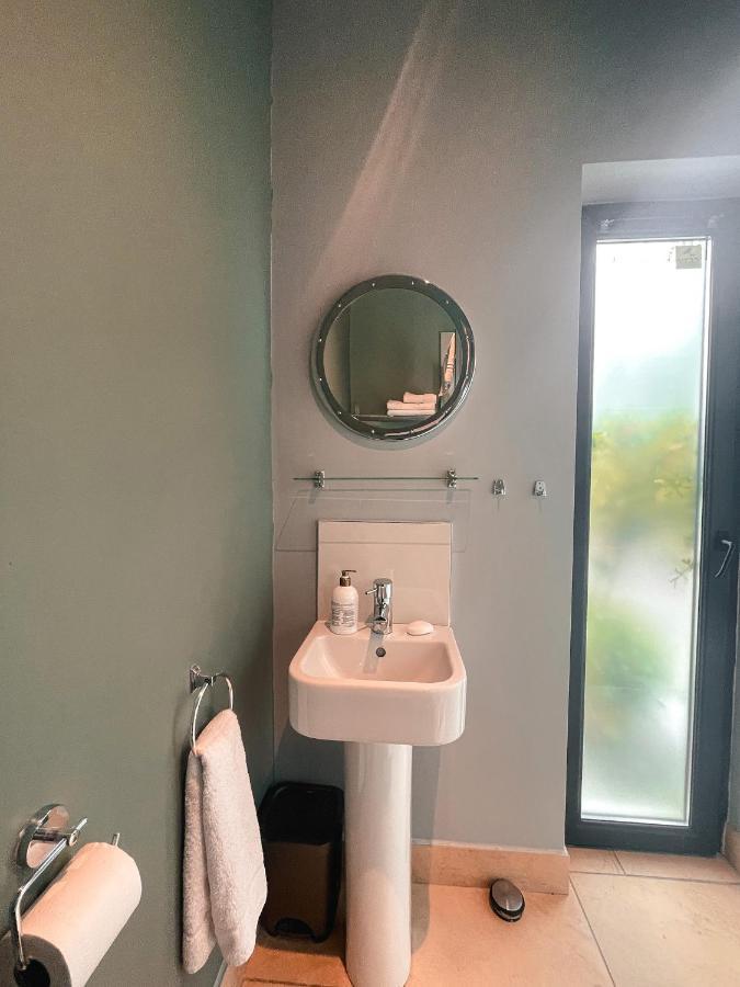 The Blue Door Apartment Cahersiveen Luaran gambar